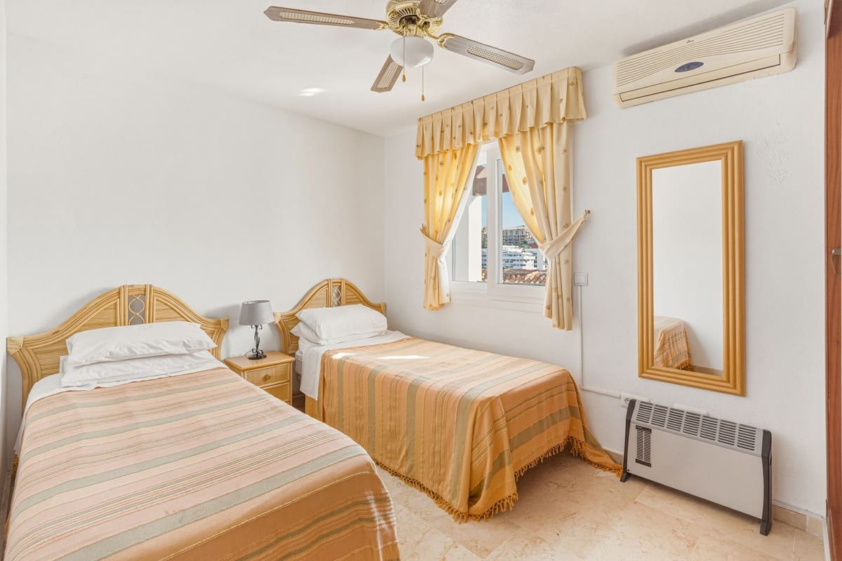2 chambre Penthouse à vendre à Riviera del Sol avec piscine - 335 000 € (Ref: 9729521)