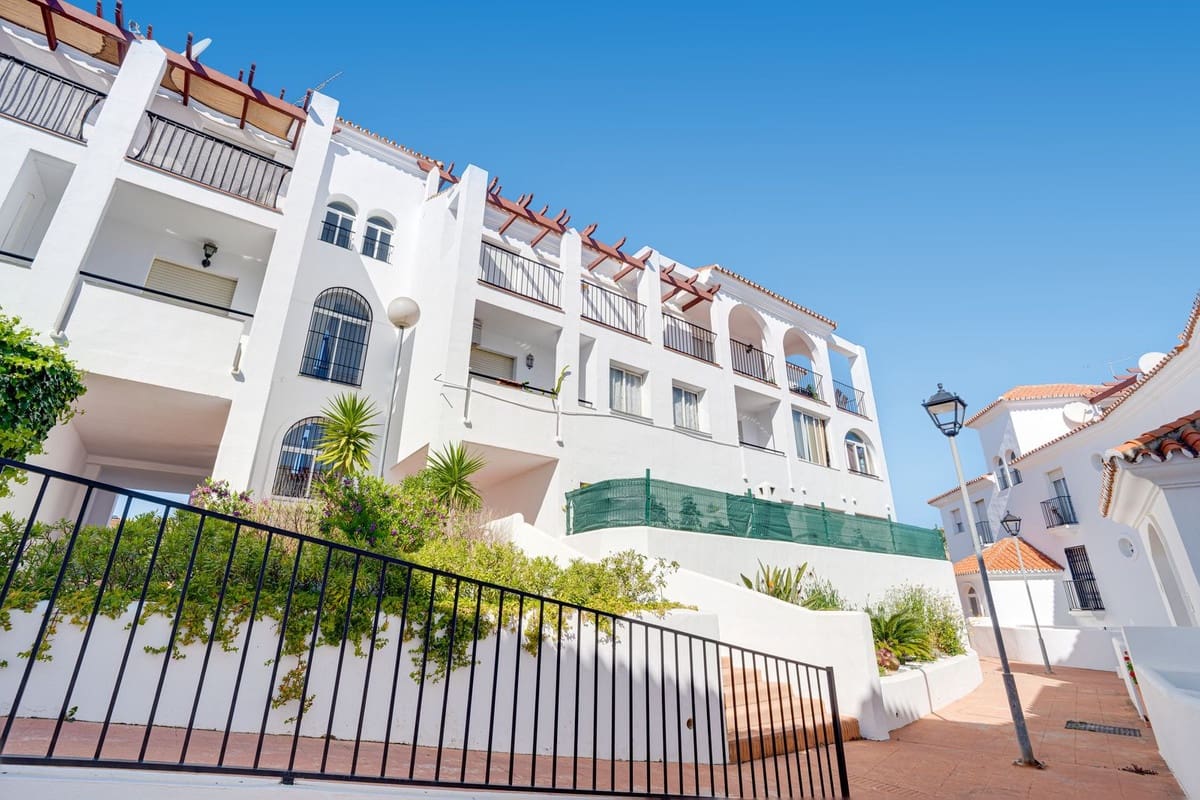 2 chambre Penthouse à vendre à Riviera del Sol avec piscine - 335 000 € (Ref: 9729521)