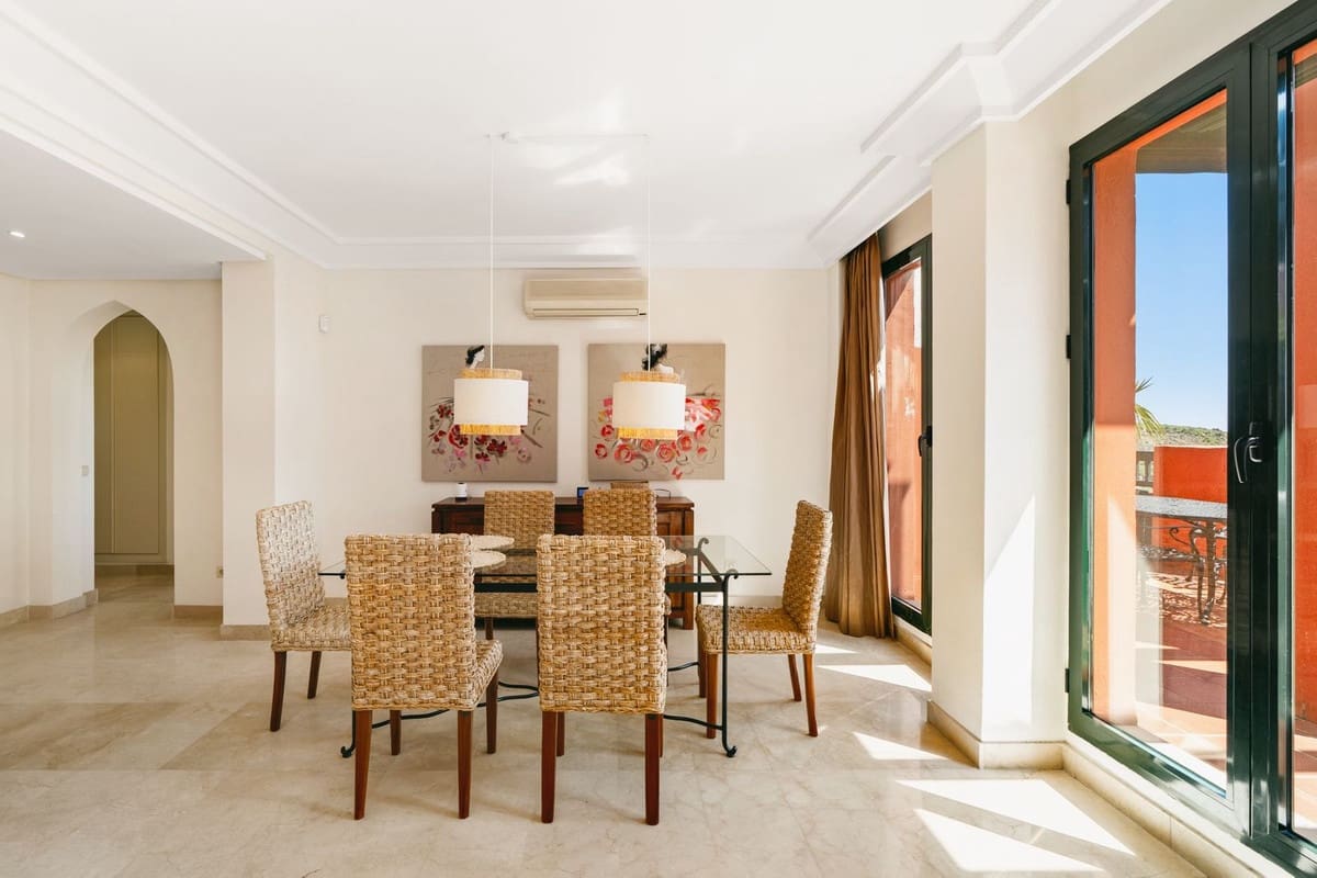 3 chambre Appartement à vendre à Calahonda avec piscine - 635 000 € (Ref: 9753711)