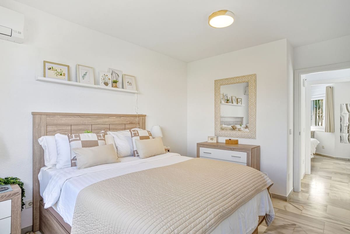 3 bedroom Townhouse for sale in Calahonda with pool - € 495,000 (Ref: 9753712)