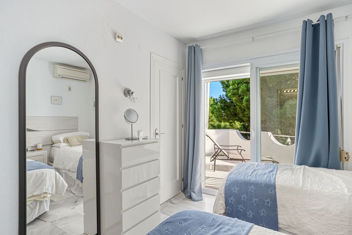 3 bedroom Townhouse for sale in Calahonda with pool - € 495,000 (Ref: 9753712)