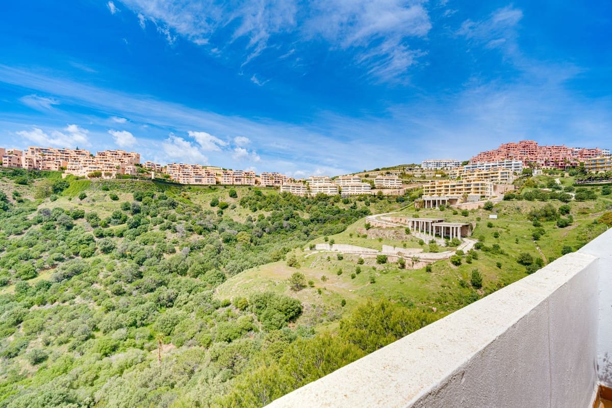 3 makuuhuone Kattohuoneisto myytävänä paikassa Calahonda mukana uima-altaan - 449 000 € (Ref: 9772054)