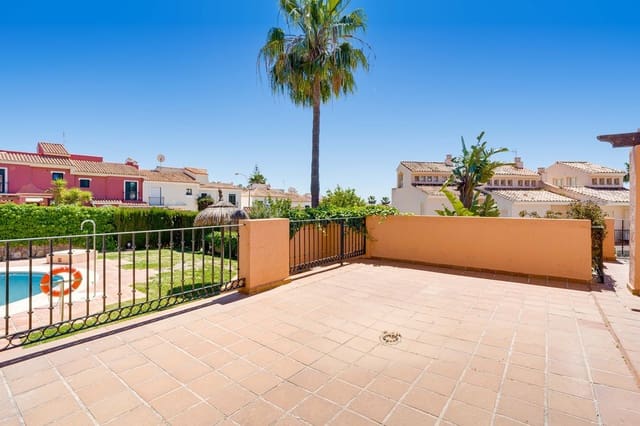 4 sovrum Hus till salu i La Duquesa / Puerto de la Duquesa, Manilva med pool - 495 000 € (Ref: 9778936)