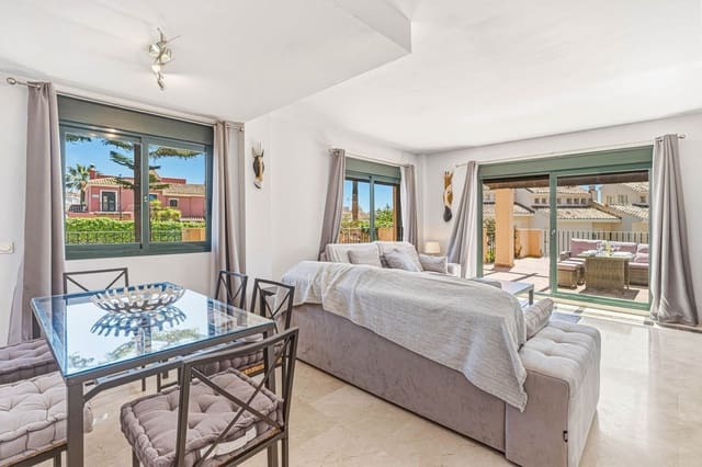 Casa de 4 habitaciones en La Duquesa / Puerto de la Duquesa, Manilva en venta con piscina - 495.000 € (Ref: 9778936)