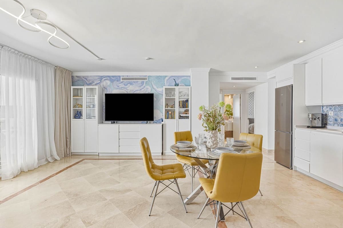 3 bedroom Apartment for sale in Benahavis with pool - € 665,000 (Ref: 9786774)