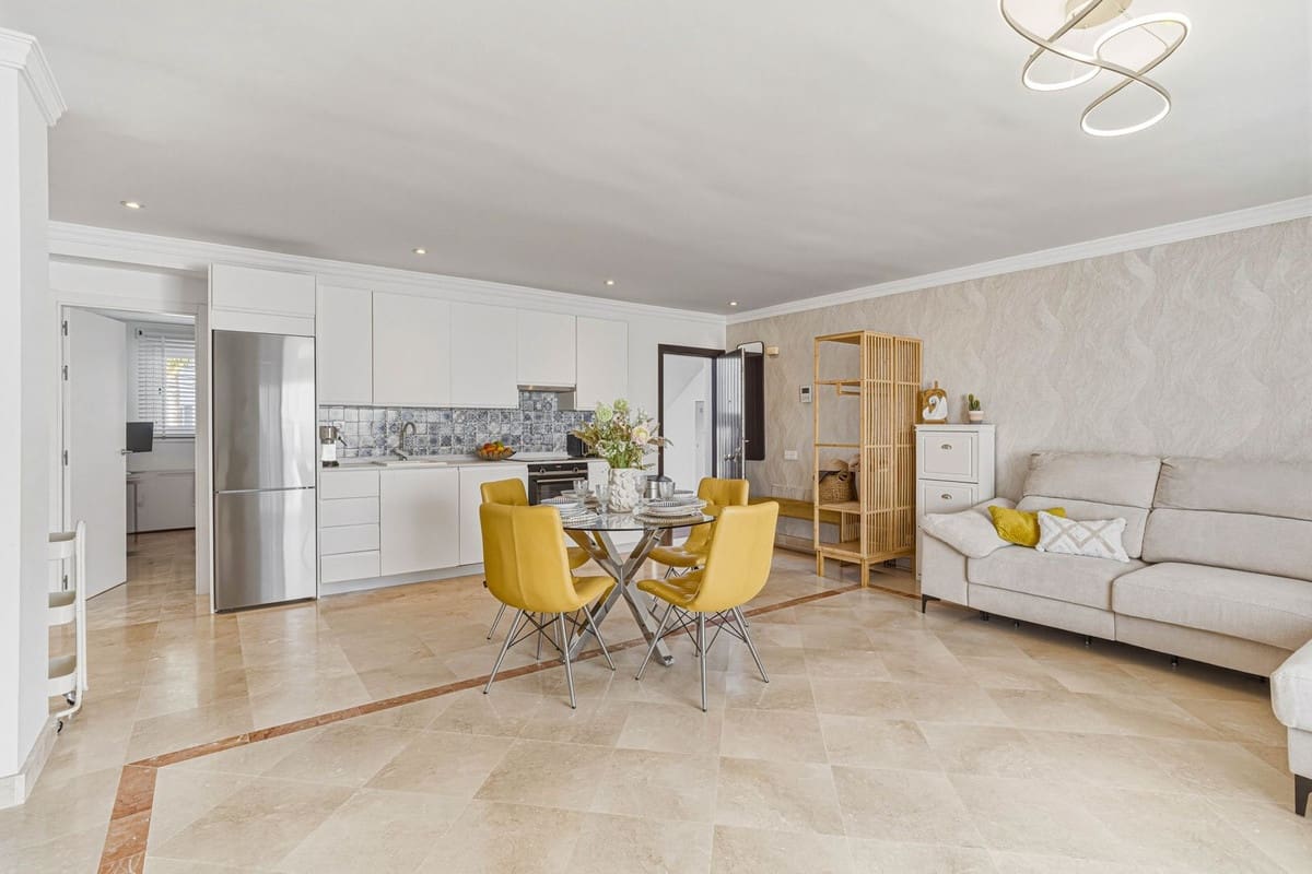 3 bedroom Apartment for sale in Benahavis with pool - € 665,000 (Ref: 9786774)