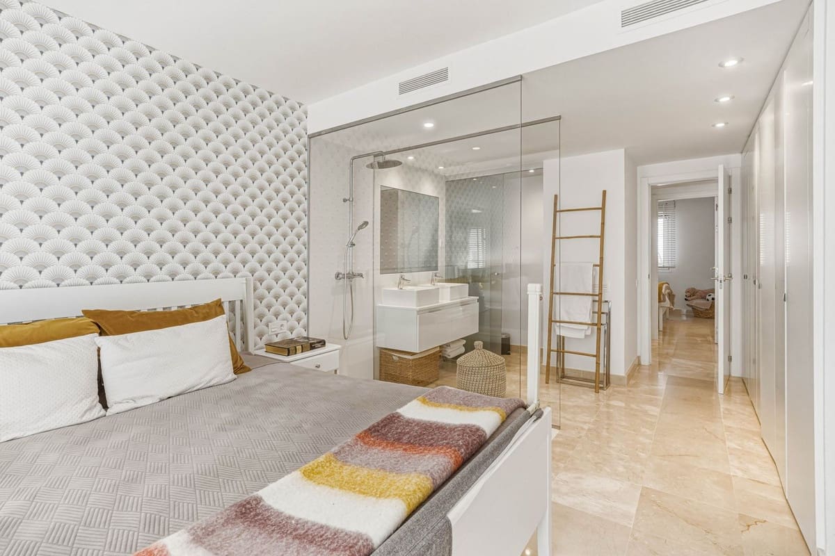 3 bedroom Apartment for sale in Benahavis with pool - € 665,000 (Ref: 9786774)