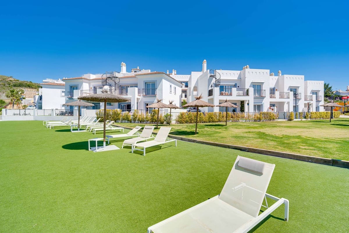 3 bedroom Apartment for sale in Benahavis with pool - € 665,000 (Ref: 9786774)