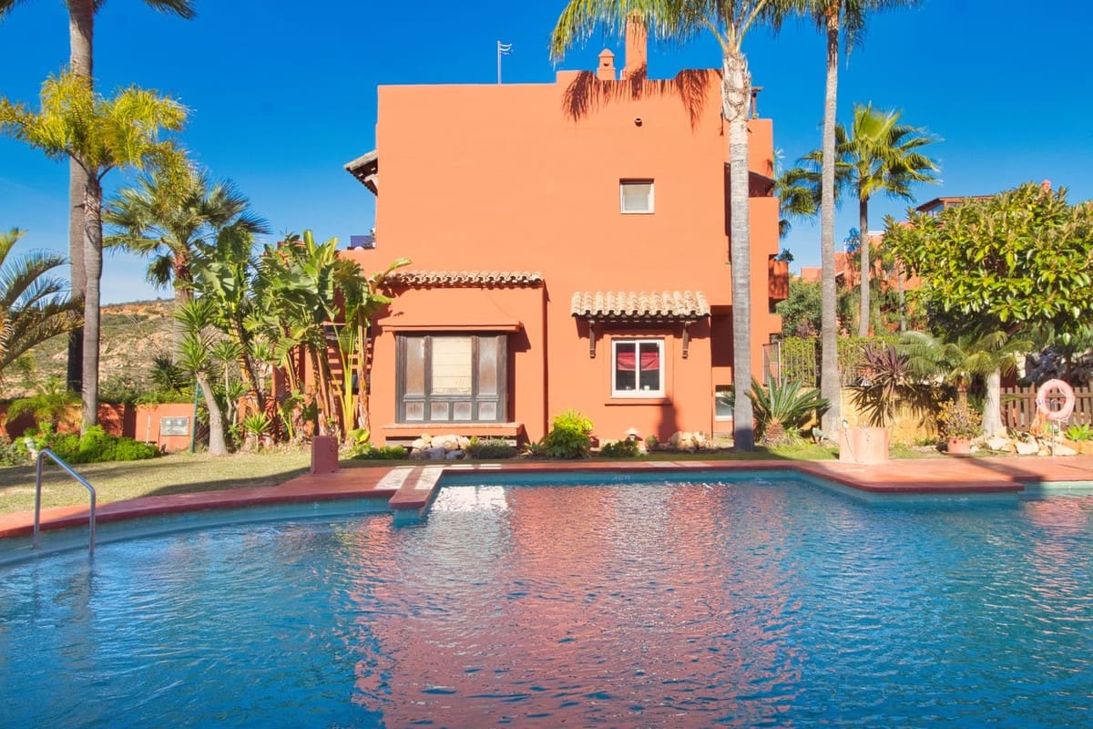 4 Zimmer Haus zu verkaufen in Manilva mit Pool - 539.000 € (Ref: 9803781)