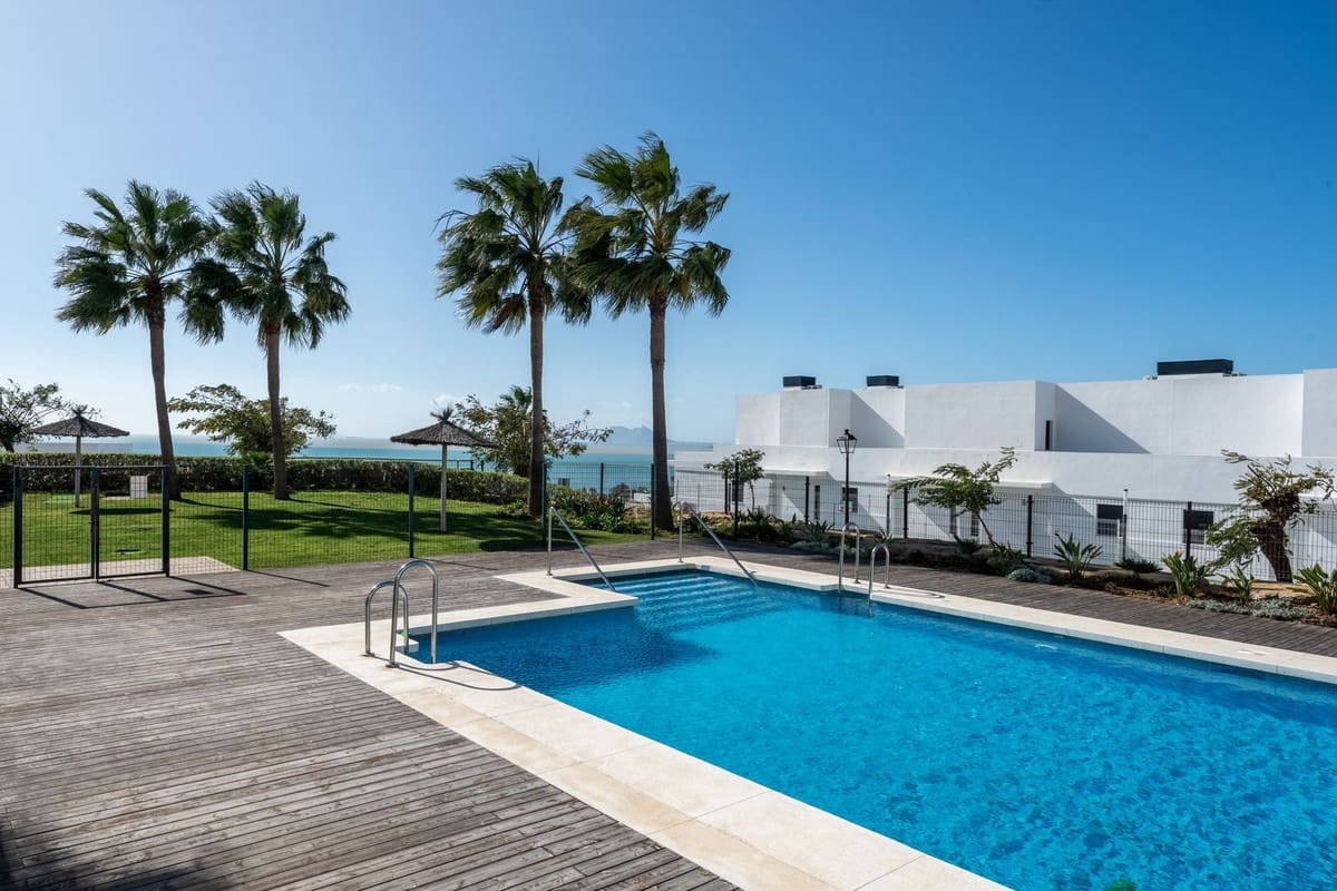 3 bedroom Townhouse for sale in Manilva with pool - € 465,000 (Ref: 9803782)