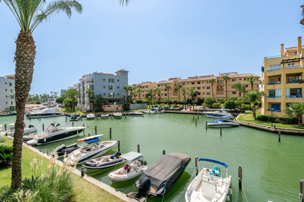 3 bedroom Townhouse for sale in Manilva with pool - € 465,000 (Ref: 9803782)