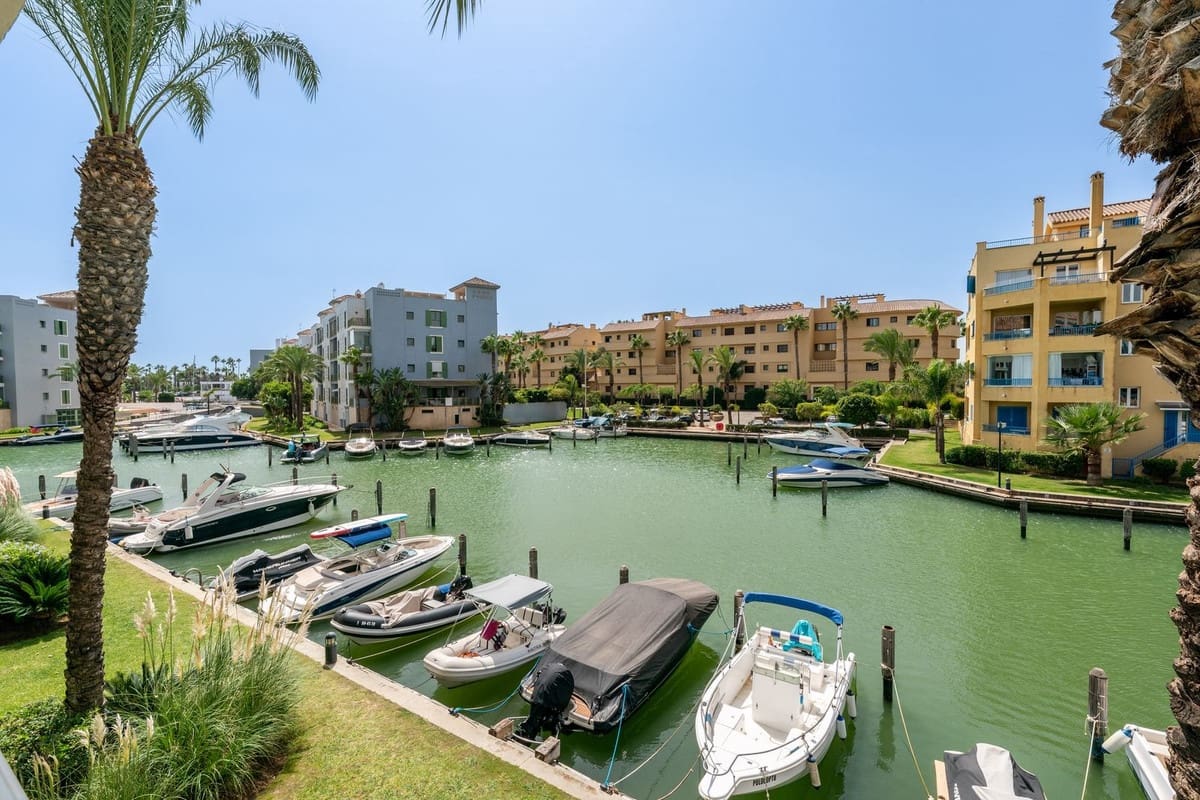 3 bedroom Townhouse for sale in Manilva with pool - € 465,000 (Ref: 9803782)