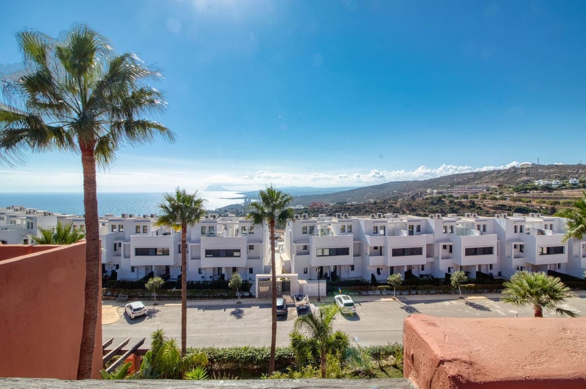 4 bedroom Townhouse for sale in Manilva with pool - € 450,000 (Ref: 9807314)