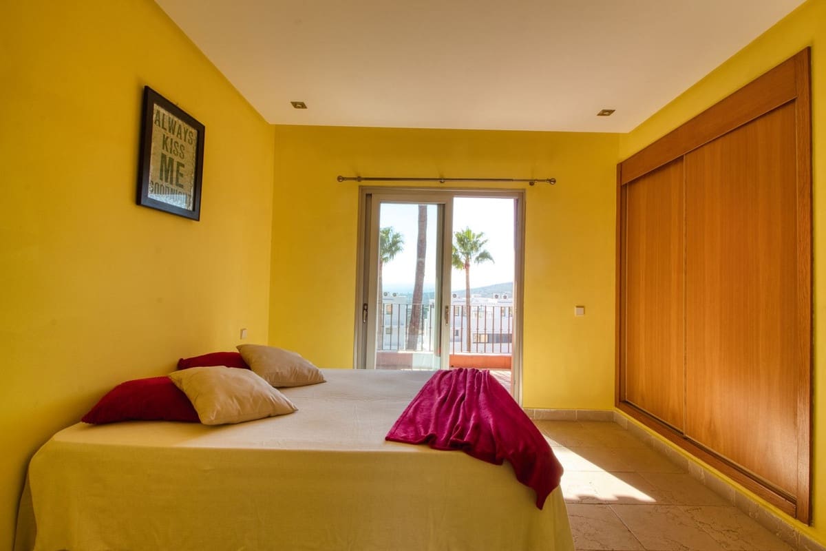 4 bedroom Townhouse for sale in Manilva with pool - € 450,000 (Ref: 9807314)