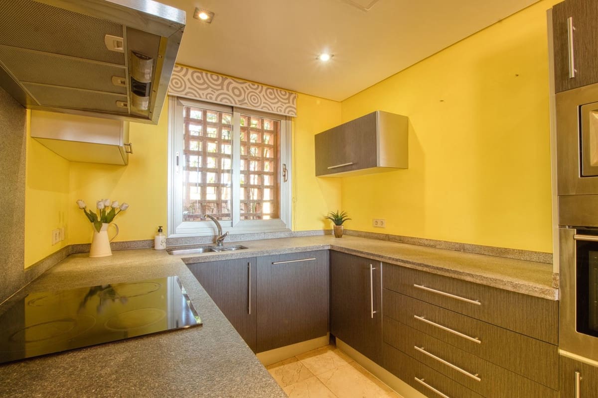 4 bedroom Townhouse for sale in Manilva with pool - € 450,000 (Ref: 9807314)
