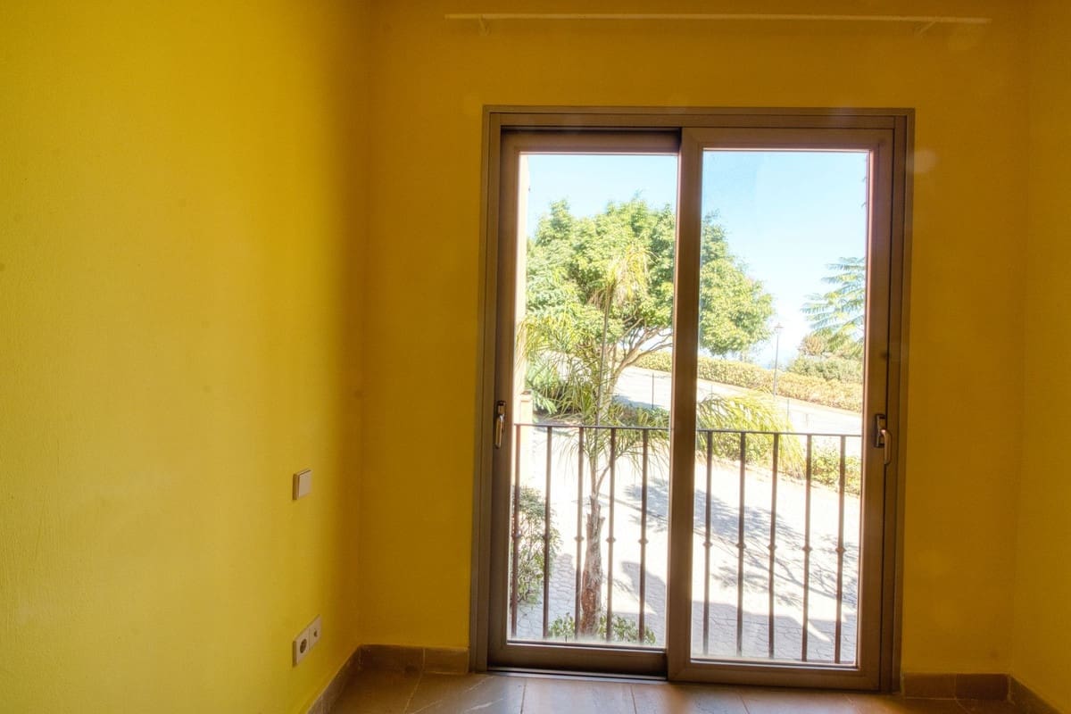 4 bedroom Townhouse for sale in Manilva with pool - € 450,000 (Ref: 9807314)