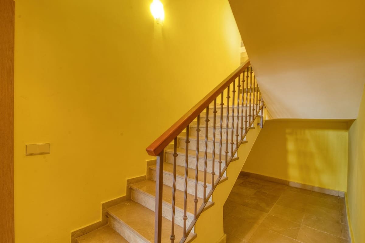 4 bedroom Townhouse for sale in Manilva with pool - € 450,000 (Ref: 9807314)