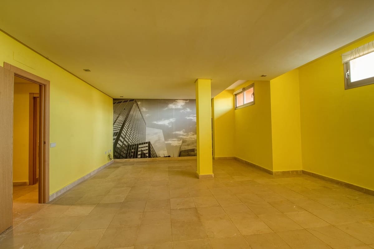 4 bedroom Townhouse for sale in Manilva with pool - € 450,000 (Ref: 9807314)
