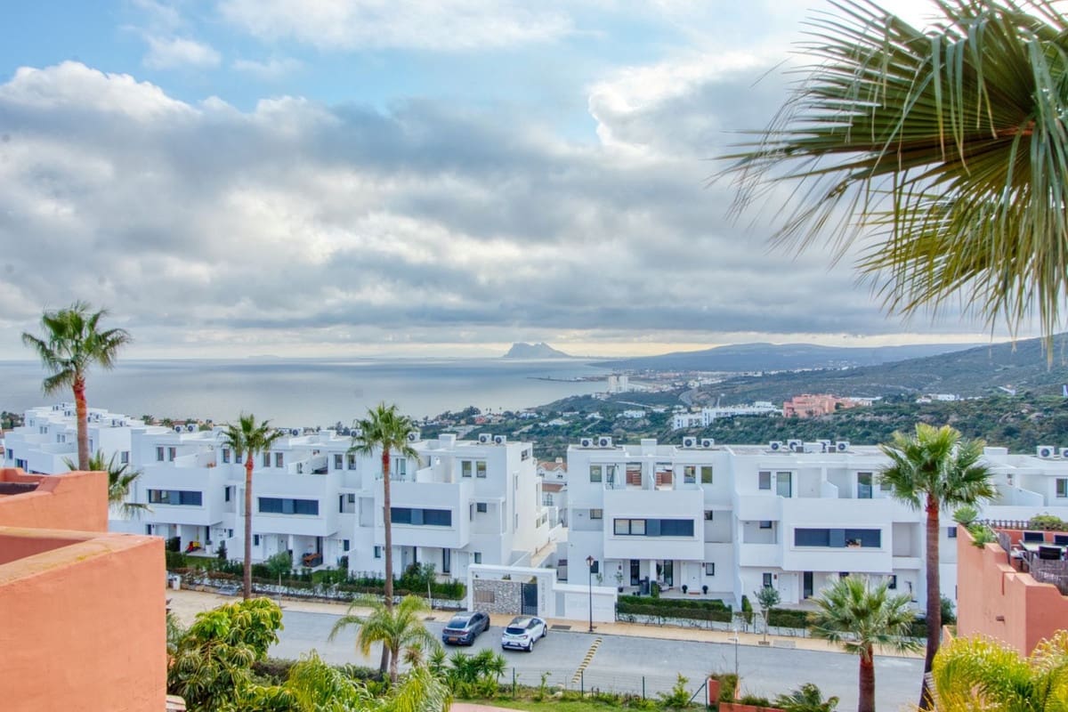 4 bedroom Townhouse for sale in Manilva with pool - € 450,000 (Ref: 9807314)