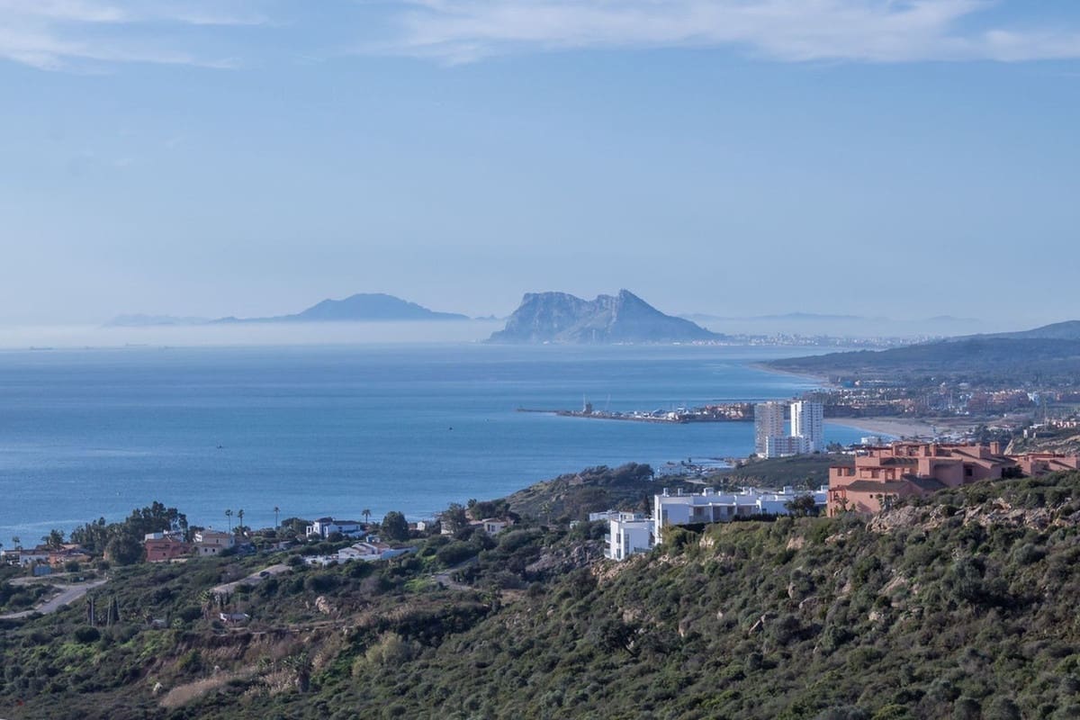 4 bedroom Townhouse for sale in Manilva with pool - € 450,000 (Ref: 9807314)