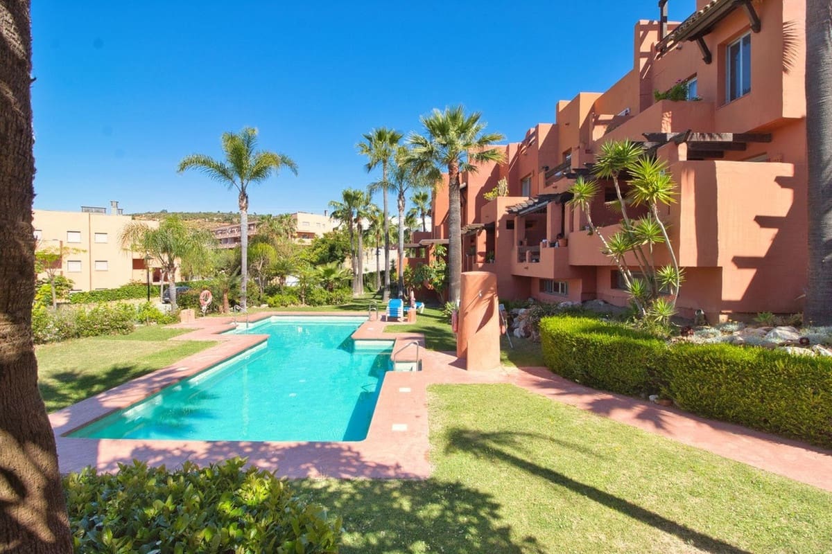 4 bedroom Townhouse for sale in Manilva with pool - € 450,000 (Ref: 9807314)