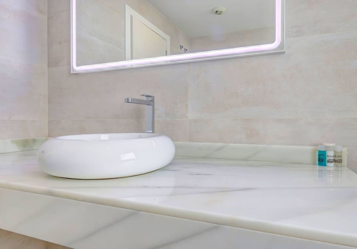 2 sypialnia Apartament na sprzedaż w Estepona z basenem - 565 000 € (Ref: 9863498)