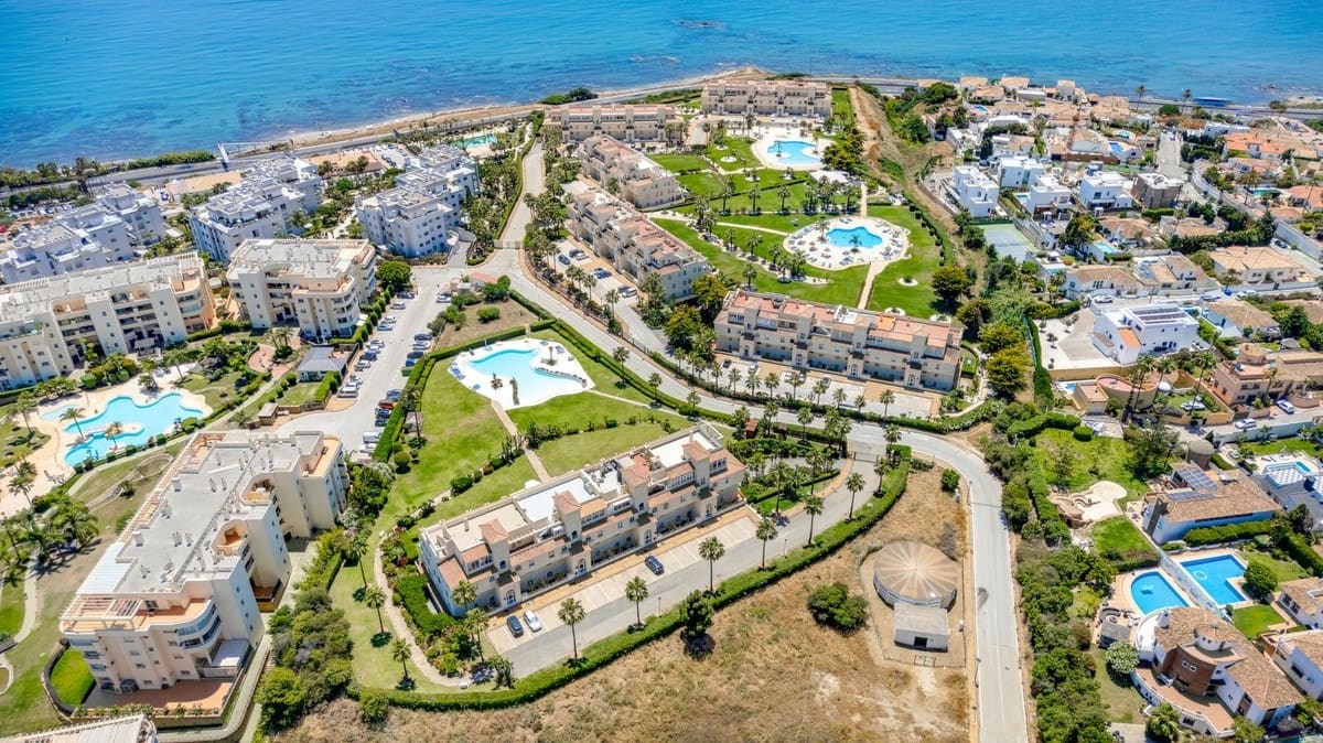 2 bedroom Apartment for sale in El Chaparral with pool - € 375,000 (Ref: 9869680)