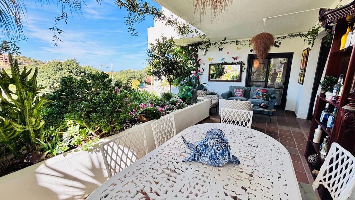 3 bedroom Apartment for sale in Manilva with pool - € 380,000 (Ref: 9877277)