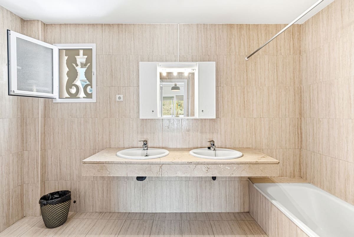 3 soverom Penthouse til salgs i Calahonda med svømmebasseng - € 449 000 (Ref: 9895400)