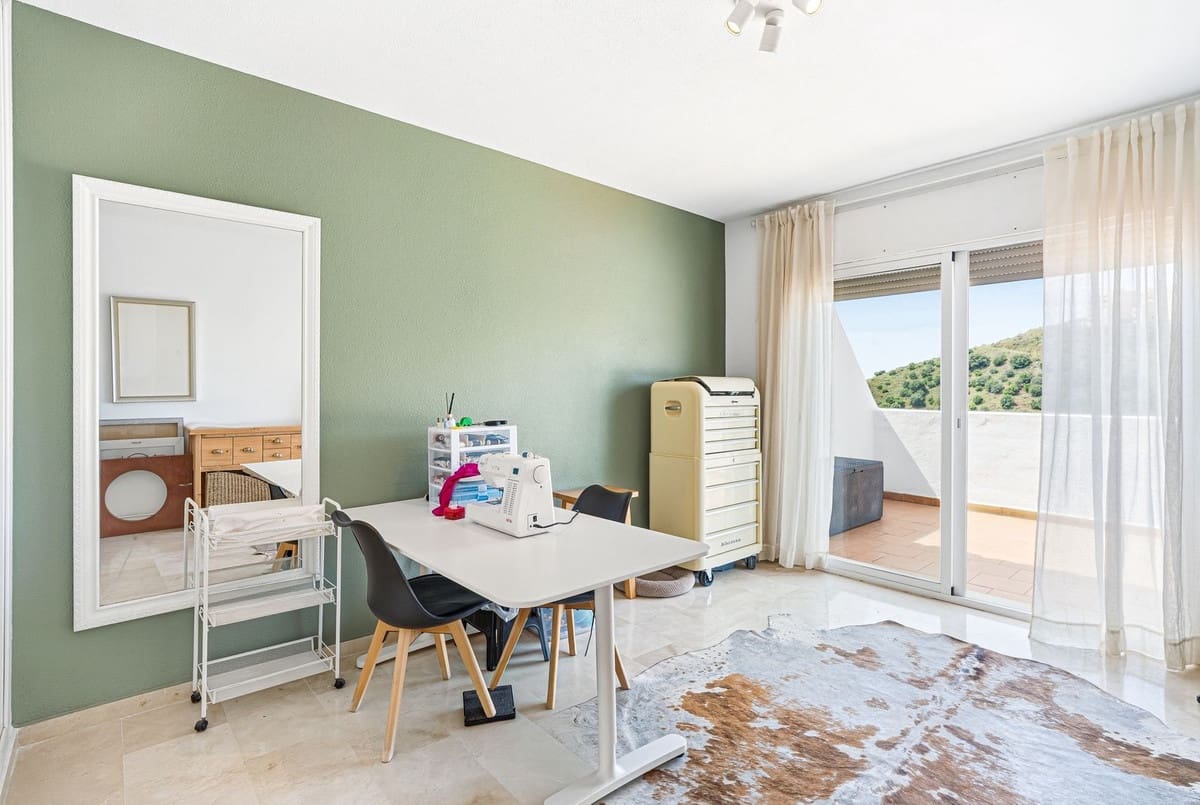 3 soverom Penthouse til salgs i Calahonda med svømmebasseng - € 449 000 (Ref: 9895400)