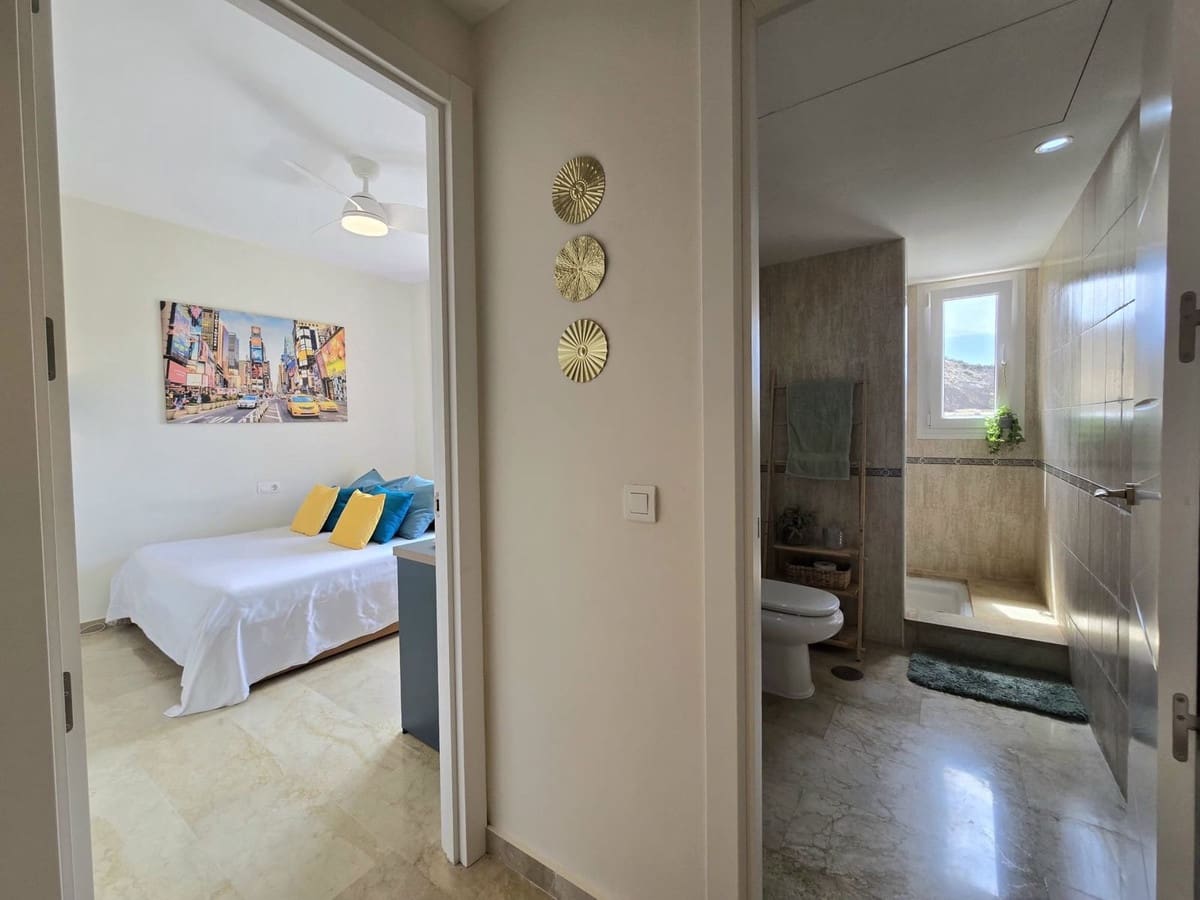 Apartamento de 3 habitaciones en Calahonda en venta con piscina - 429.000 € (Ref: 9932221)
