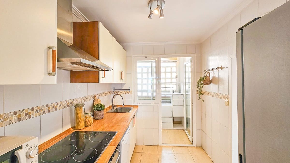 2 soveværelse Lejlighed til salg i Riviera del Sol med swimmingpool - € 310.000 (Ref: 9932222)