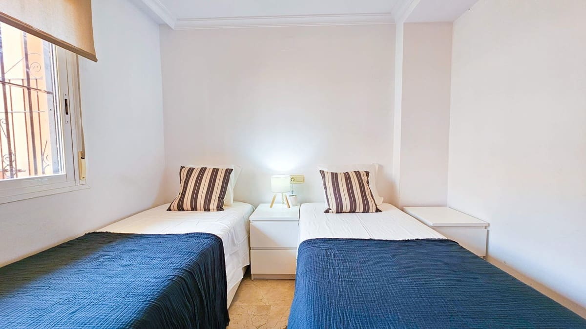 2 soveværelse Lejlighed til salg i Riviera del Sol med swimmingpool - € 310.000 (Ref: 9932222)