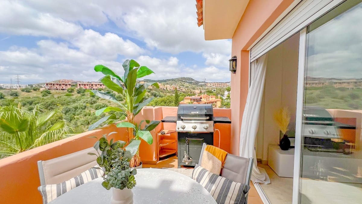 2 soveværelse Lejlighed til salg i Riviera del Sol med swimmingpool - € 310.000 (Ref: 9932222)