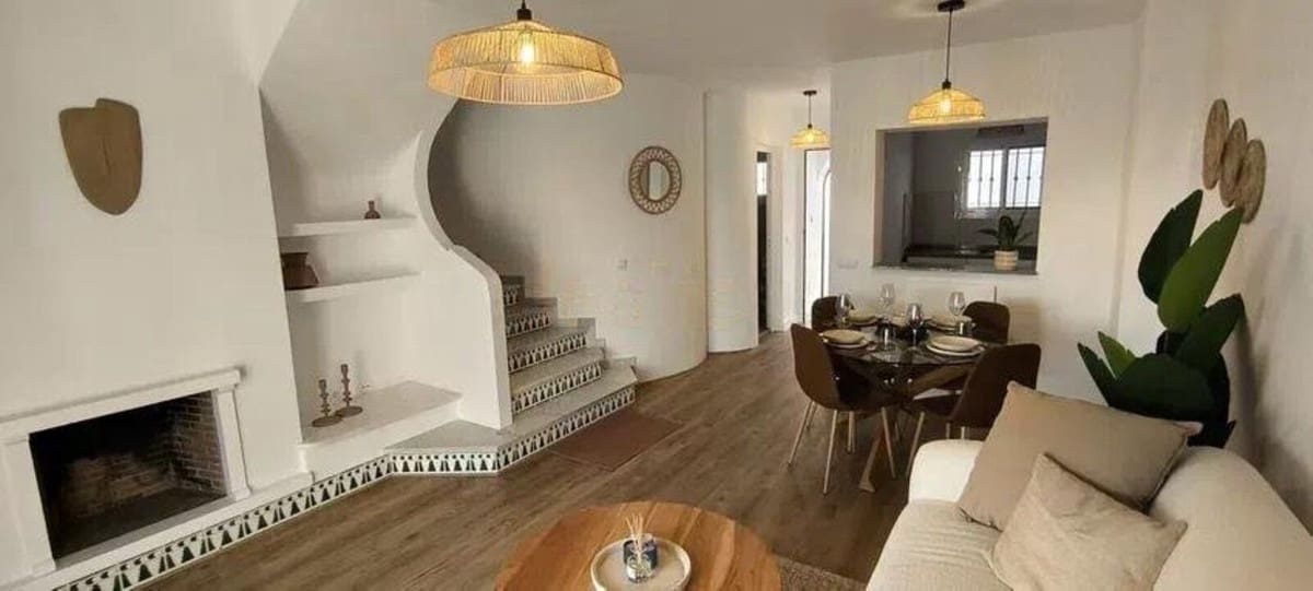2 slaapkamer Huis te koop in Riviera del Sol met zwembad - € 375.000 (Ref: 9932223)