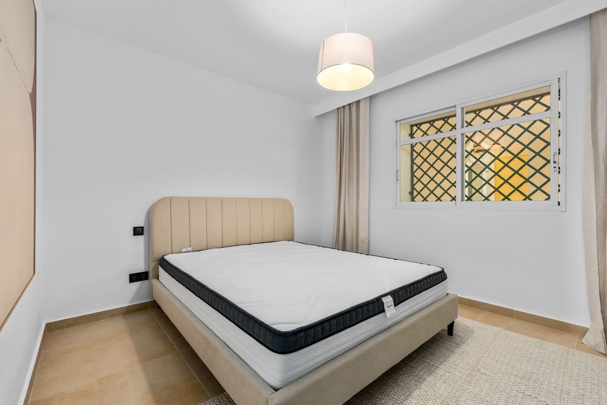 3 bedroom Apartment for sale in Marbella with pool - € 639,000 (Ref: 9952928)