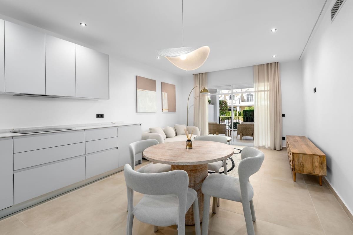 3 bedroom Apartment for sale in Marbella with pool - € 639,000 (Ref: 9952928)