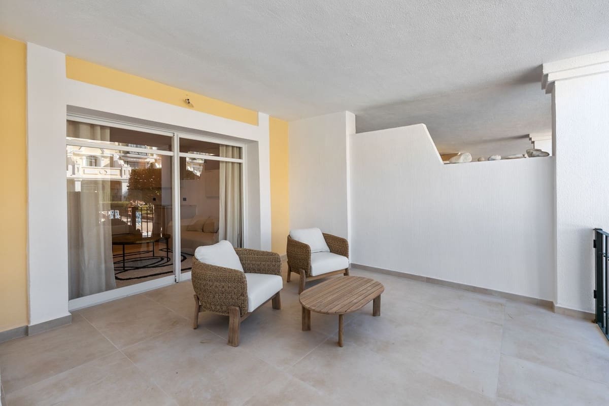 3 bedroom Apartment for sale in Marbella with pool - € 639,000 (Ref: 9952928)
