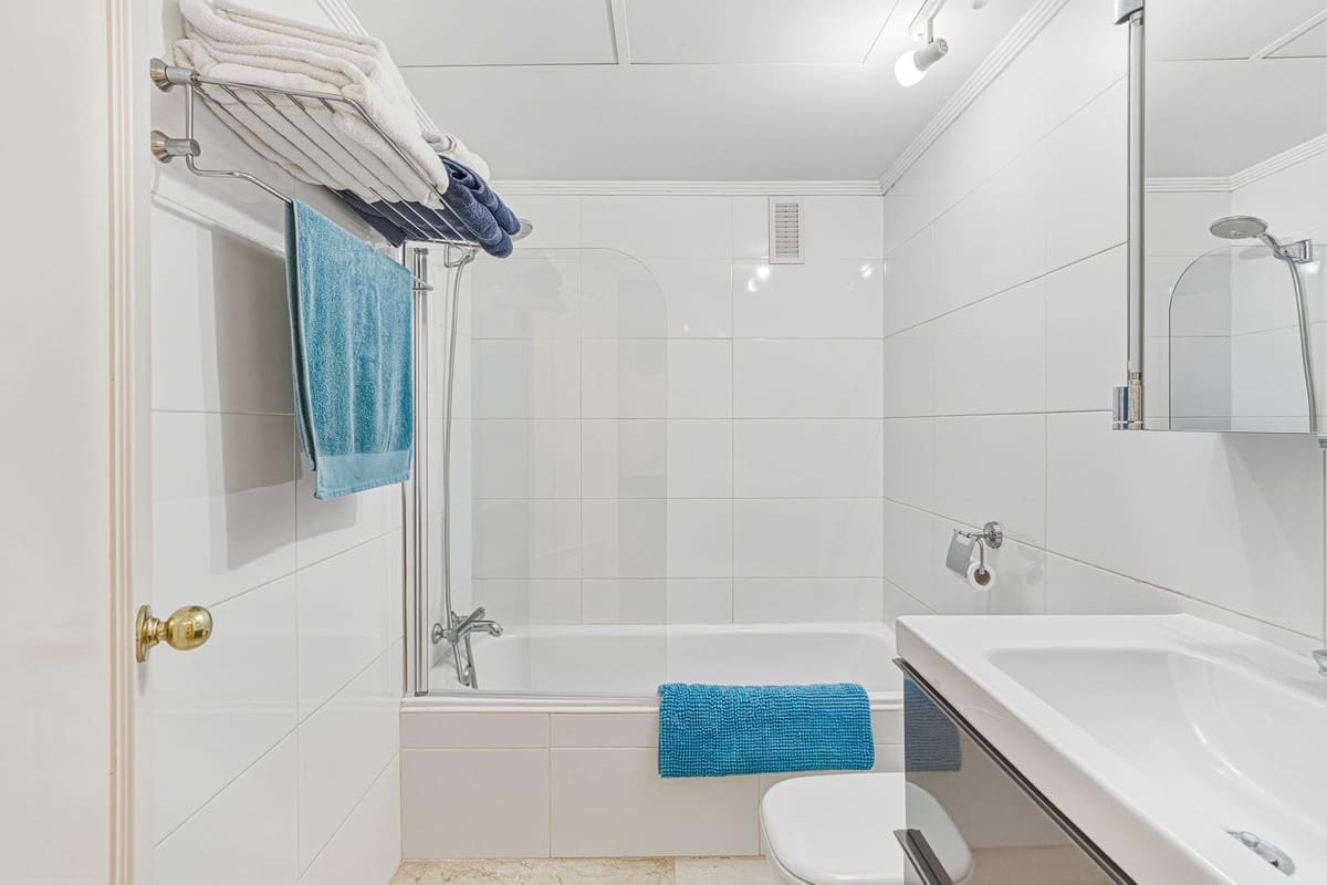 2 bedroom Apartment for sale in Guadalmina with pool - € 449,000 (Ref: 9961237)