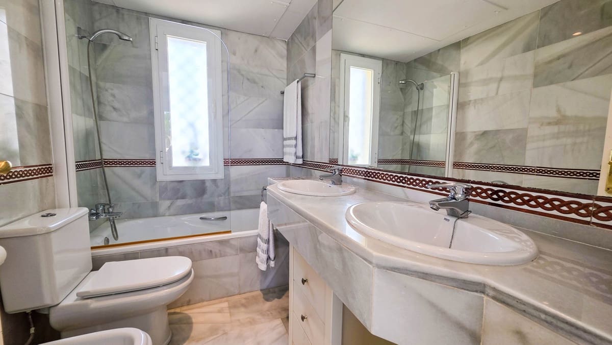 3 slaapkamer Appartement te koop in Casares met zwembad - € 299.000 (Ref: 9978004)