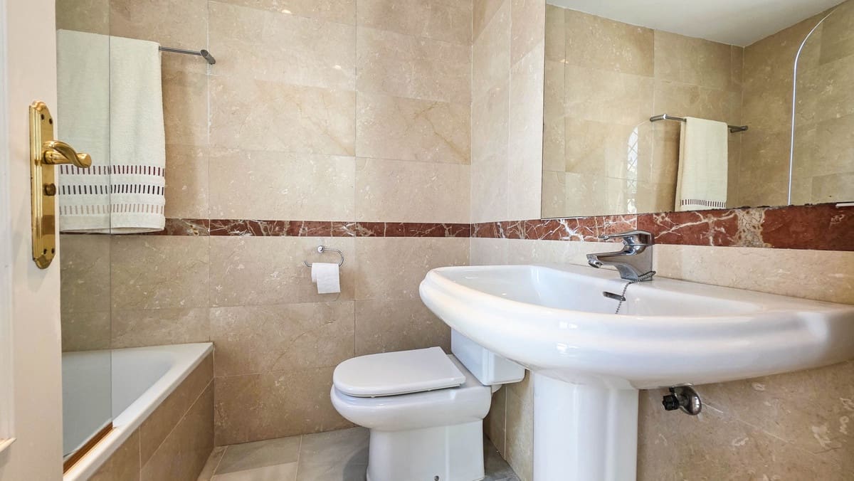 3 slaapkamer Appartement te koop in Casares met zwembad - € 299.000 (Ref: 9978004)