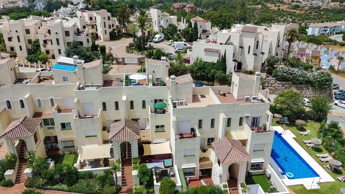 3 slaapkamer Appartement te koop in Casares met zwembad - € 299.000 (Ref: 9978004)
