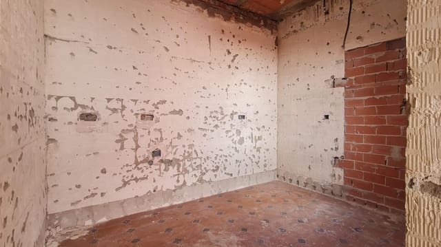 3 makuuhuone Omakotitalo myytävänä paikassa La Línea de la Concepción - 130 000 € (Ref: 8847744)