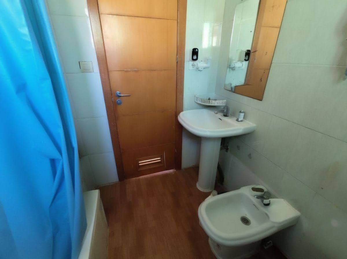 3 soveværelse Lejlighed til salg i La Linea de la Concepcion - € 95.000 (Ref: 9176585)