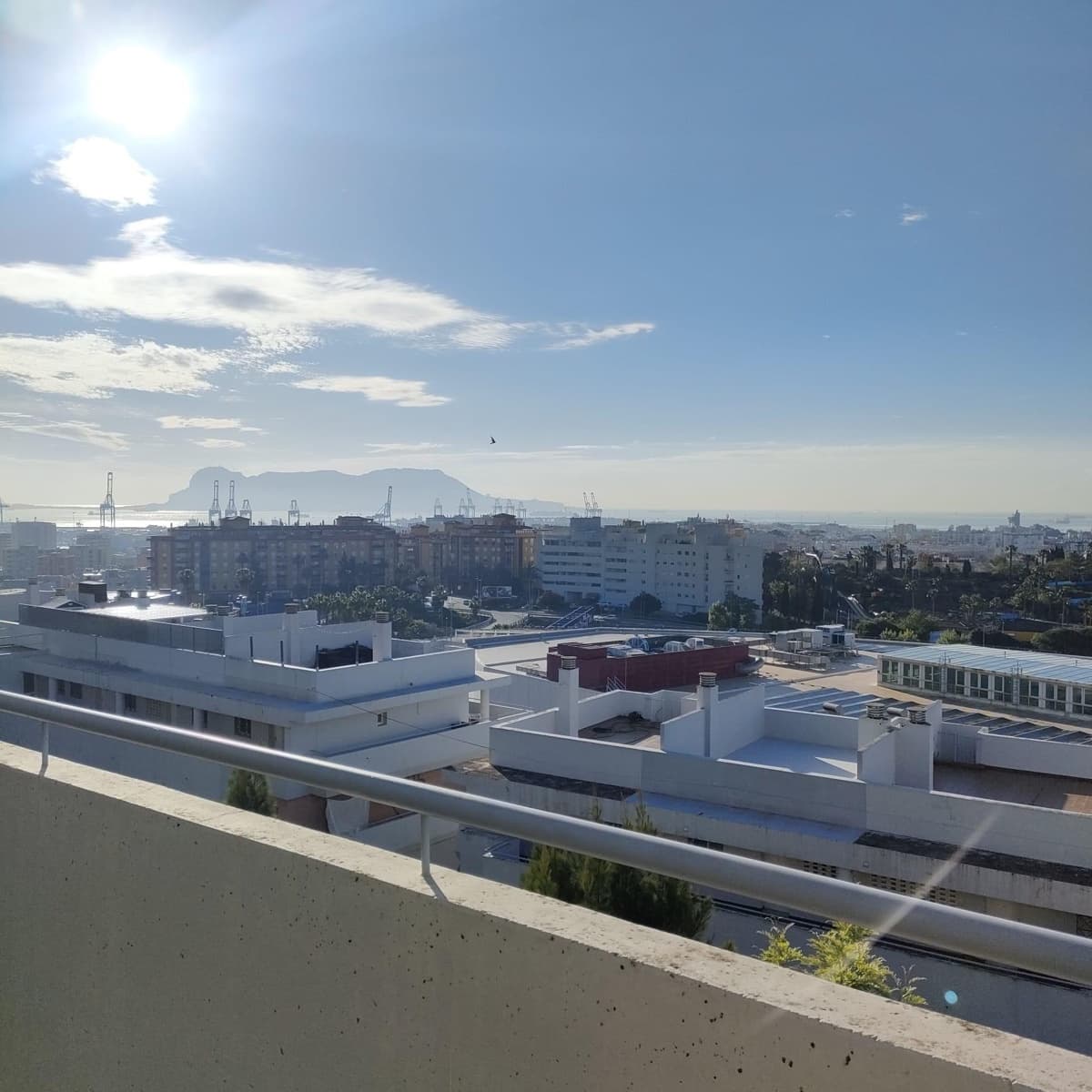 3 soveværelse Penthouse til salg i Algeciras med swimmingpool garage - € 310.000 (Ref: 9200677)