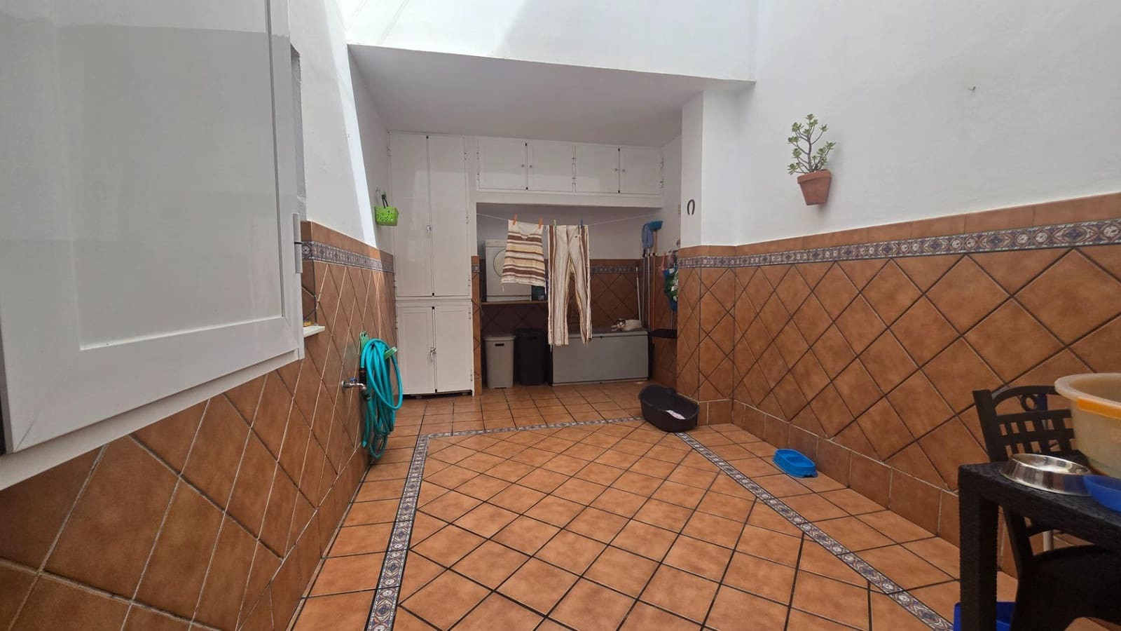 4 soveværelse Rækkehus til salg i La Linea de la Concepcion med garage - € 260.000 (Ref: 9228756)