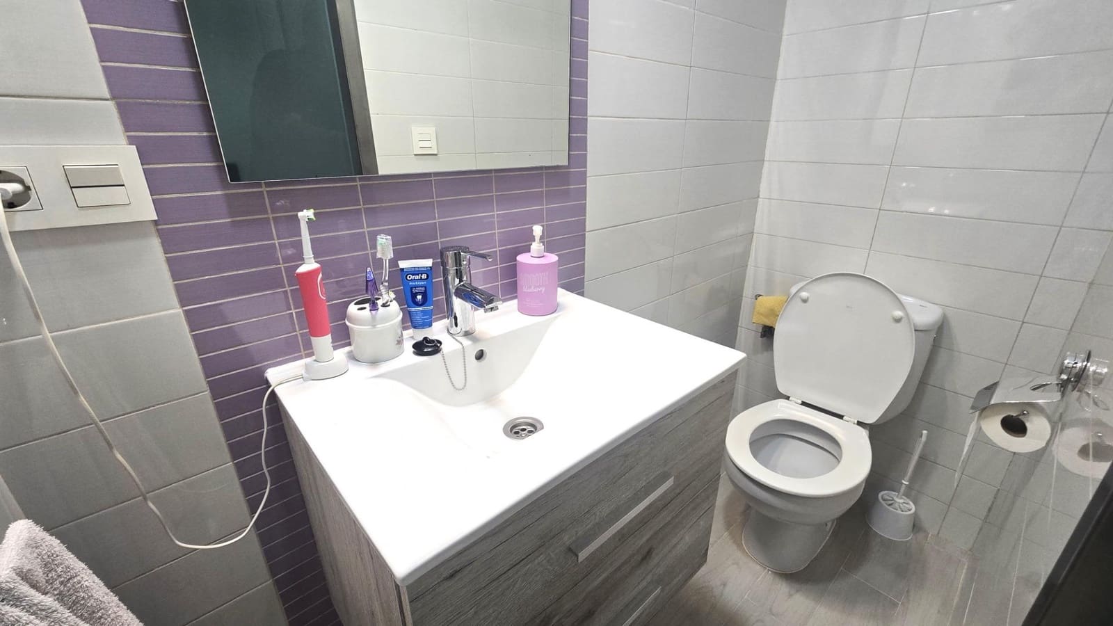 4 soveværelse Rækkehus til salg i La Linea de la Concepcion med garage - € 260.000 (Ref: 9228756)