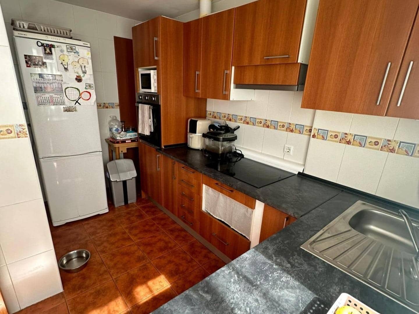 3 slaapkamer Rijtjeshuis te koop in La Linea de la Concepcion met garage - € 255.500 (Ref: 9262807)