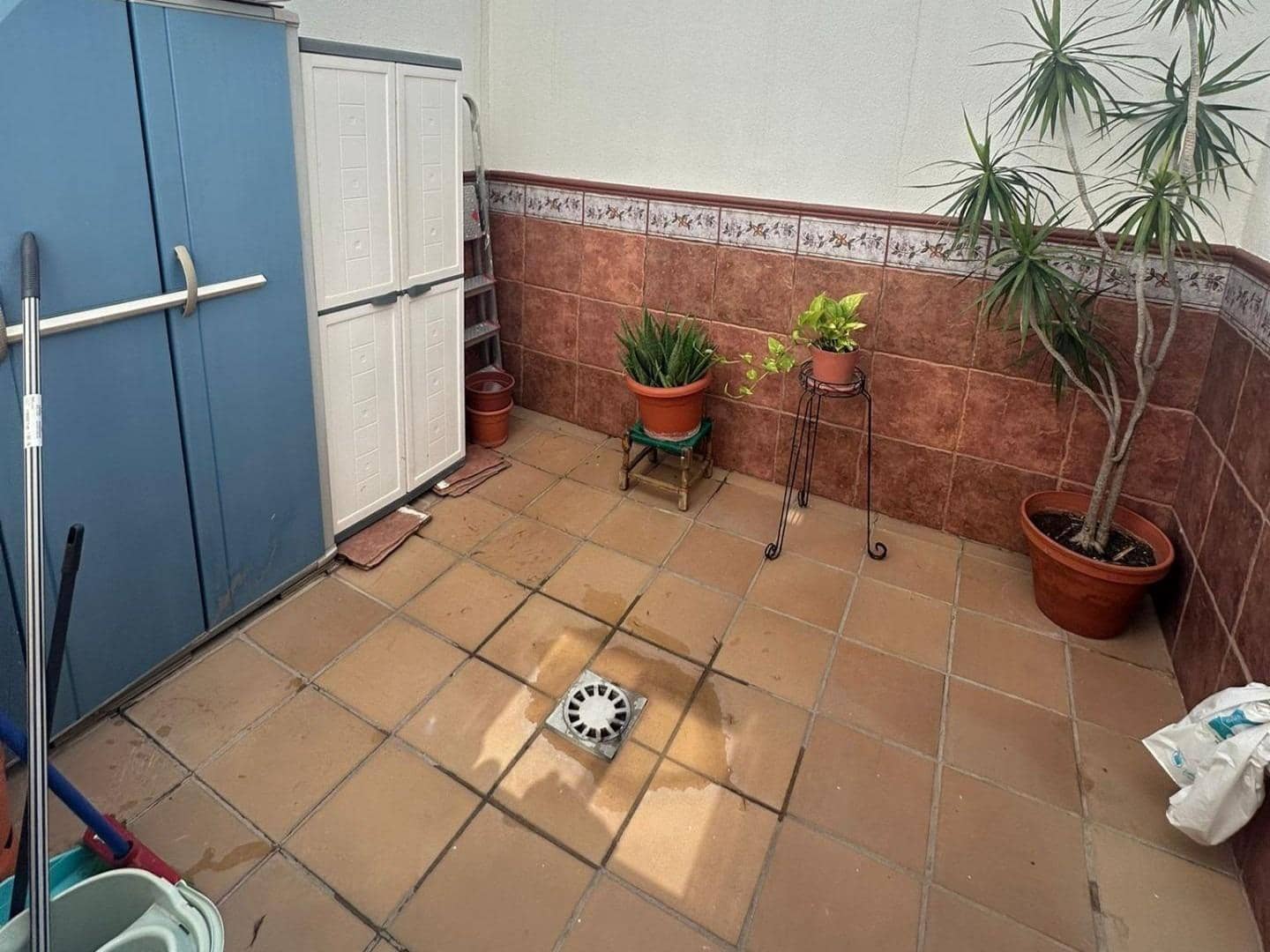 3 slaapkamer Rijtjeshuis te koop in La Linea de la Concepcion met garage - € 255.500 (Ref: 9262807)