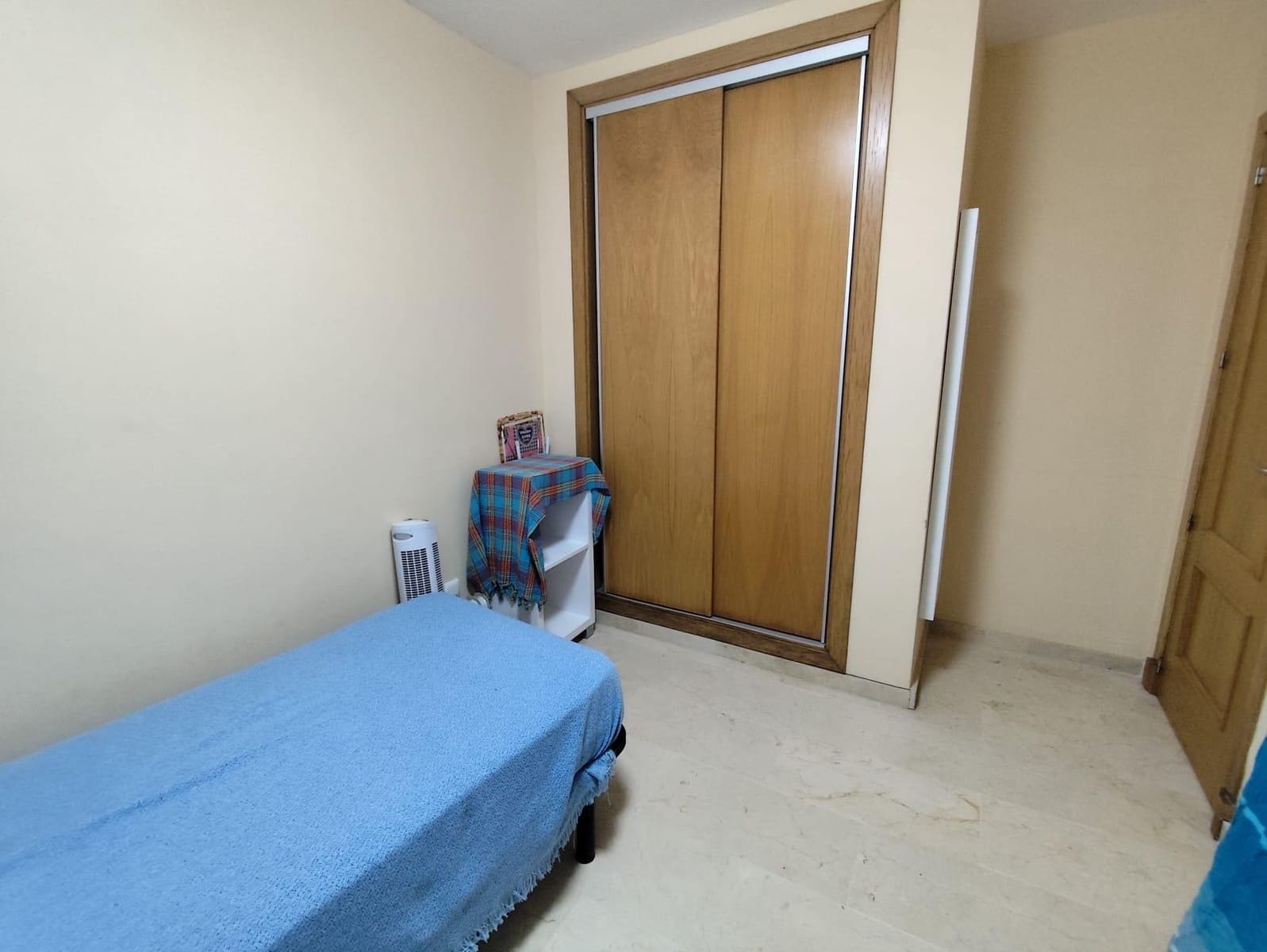 2 soverom Leilighet til salgs i La Linea de la Concepcion - € 190 000 (Ref: 9438361)